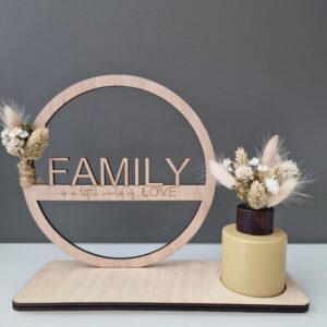 Hoepel 18 cm "FAMILY" met vaasje oker