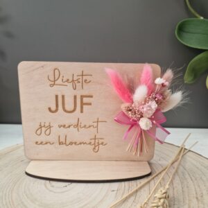 Bordje met droogbloemen